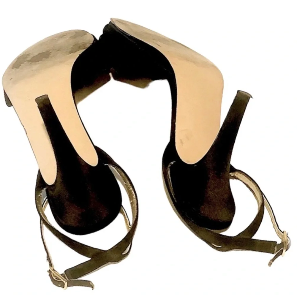 Elegant Black and Gold Women's Heels - Picture 5 of 7